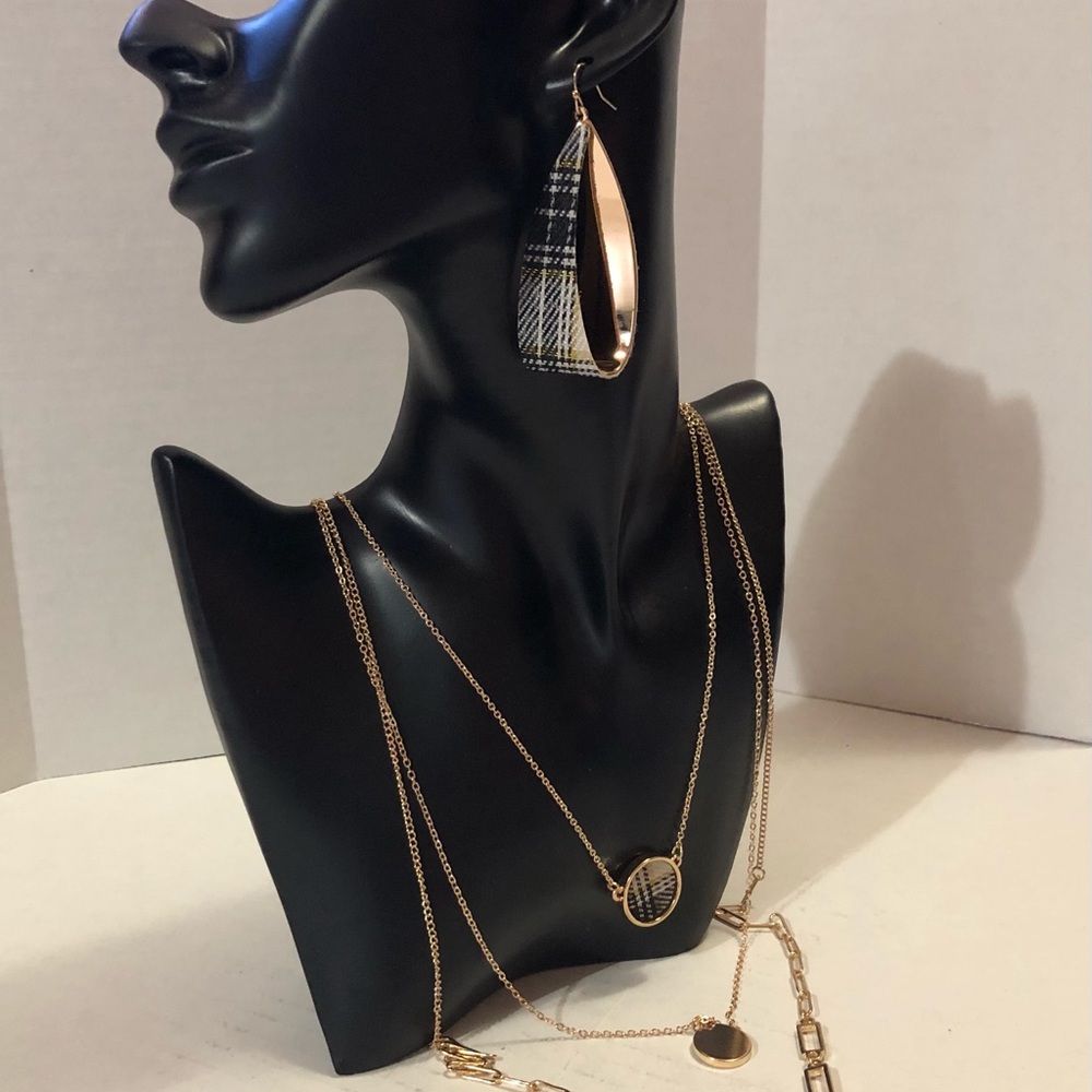 Plaid Necklace Set